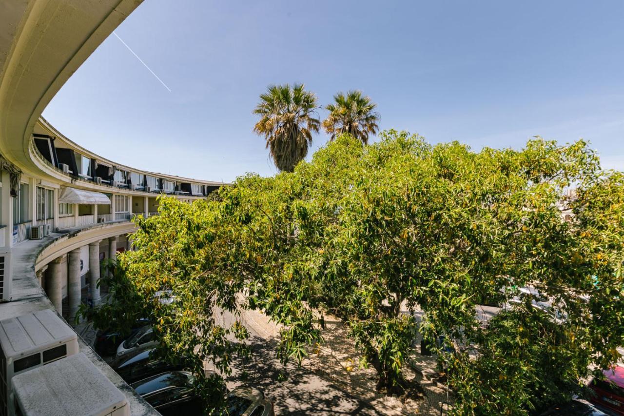 Rent4Rest Estoril Beachfront Apartments Exteriör bild